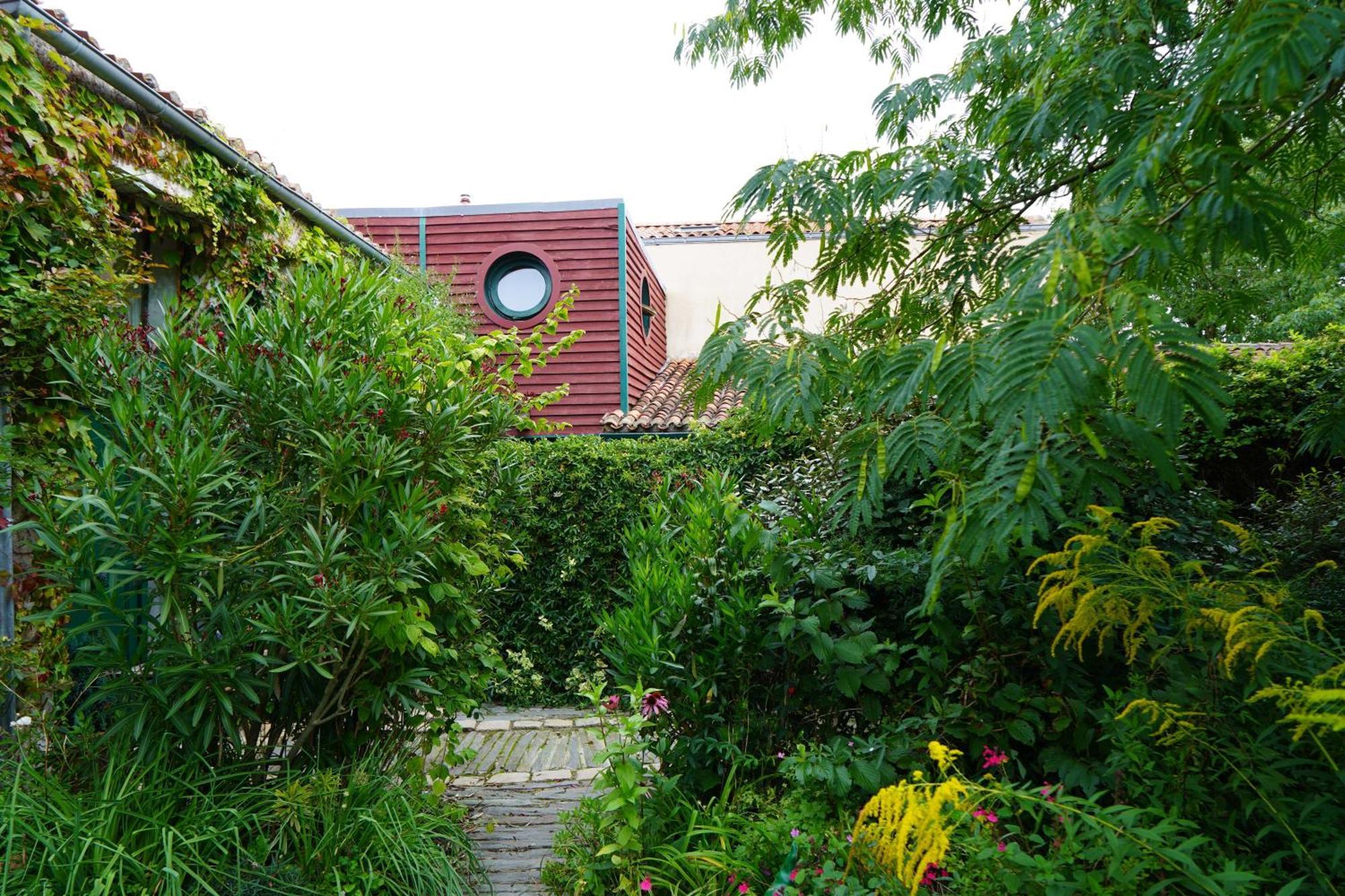 Maison Du Bleu *